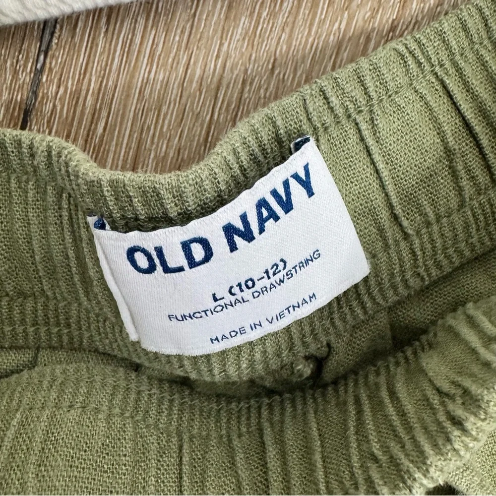Old Navy summer shorts and tank top